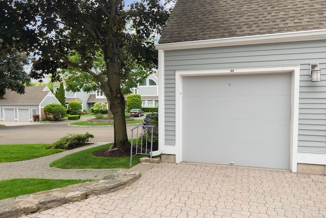 44 Hale Ln, Darien, CT 06820 - garage featuring decorative driveway