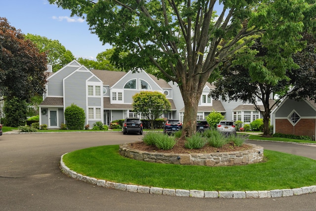 44 Hale Ln, Darien, CT 06820 - view of front facade featuring curved driveway