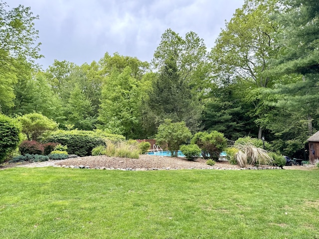 9 Pheasant Run, Granby, CT 06060 - view of grassy yard