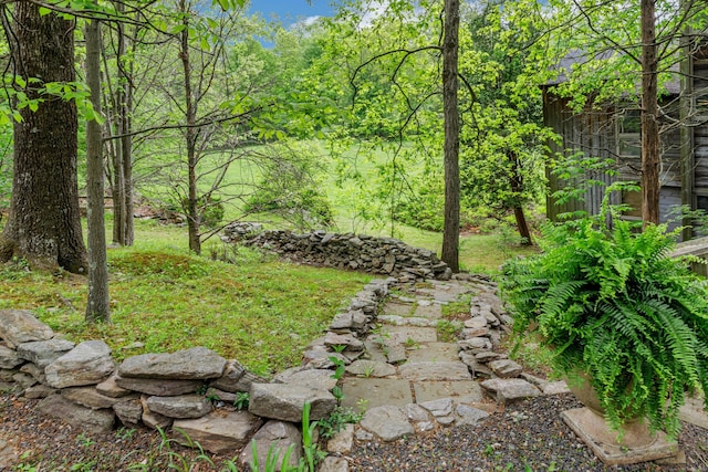 32 Beeholm Rd, Redding, CT 06896 - view of yard