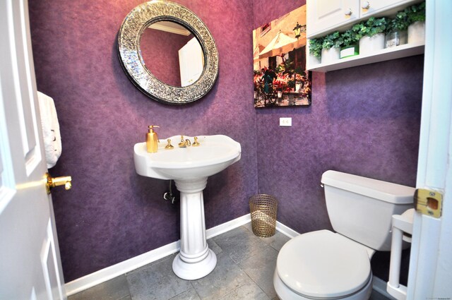 5 Spyglass Dr Unit 5, Avon, CT 06001 - bathroom featuring baseboards, toilet, and tile patterned flooring