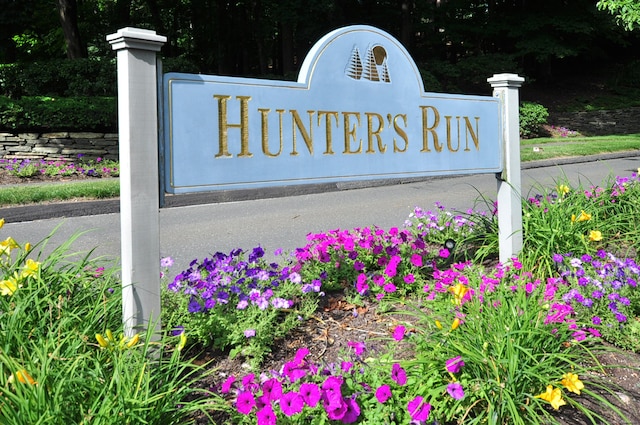 5 Spyglass Dr Unit 5, Avon, CT 06001 - view of community sign