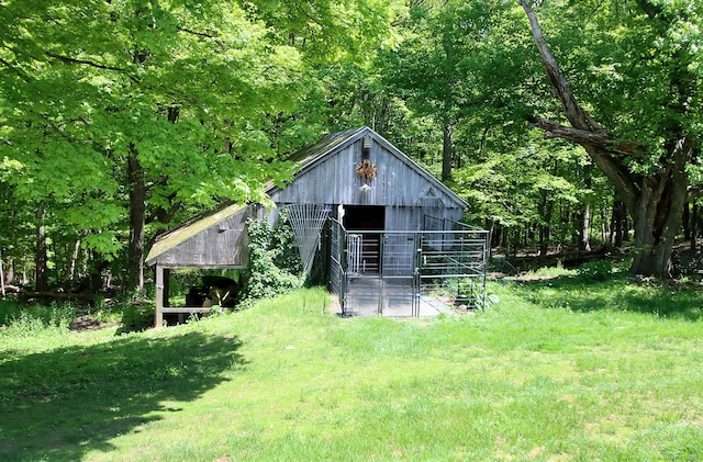 113 Codfish Hill Rd, Bethel, CT 06801 - view of outbuilding featuring an outdoor structure and a view of trees