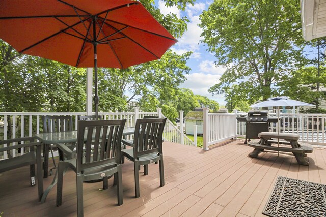 28 Edmund St, Stratford, CT 06614 - wooden terrace with outdoor dining space