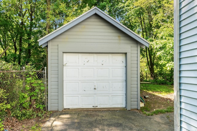 38 Ford St, New Haven, CT 06511 - detached garage featuring fence and driveway