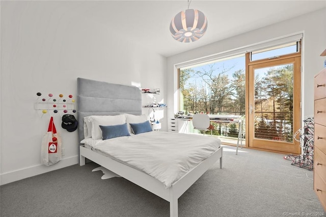 view of carpeted bedroom