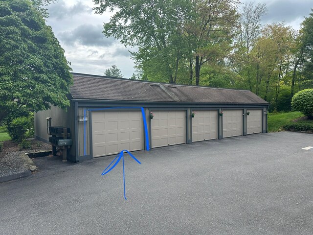 787 Heritage Vlg Unit A, Southbury, CT 06488 - view of garage