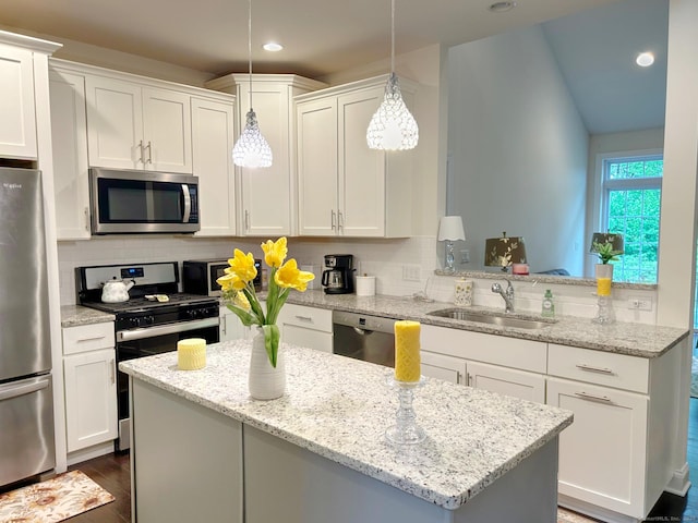 17 Highridge Rd Unit 17, Middlebury, CT 06762 - kitchen featuring stainless steel appliances, a sink, white cabinets, decorative backsplash, and recessed lighting