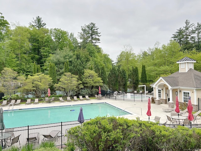 17 Highridge Rd Unit 17, Middlebury, CT 06762 - community pool with a patio