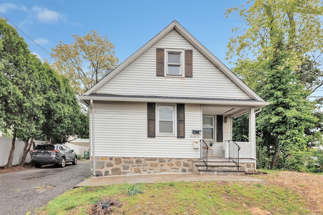 26 Longfellow Ave, Fairfield, CT 06825 - view of front facade with asphalt driveway
