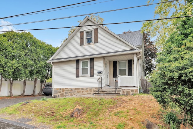 26 Longfellow Ave, Fairfield, CT 06825 - bungalow-style house featuring roof with shingles
