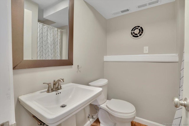 184 Goodale Dr, Newington, CT 06111 - full bath with a sink, toilet, and a shower with curtain