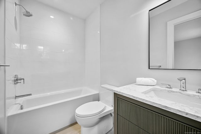 171 Compo Rd S, Westport, CT 06880 - full bath featuring toilet, vanity, and shower / bathtub combination