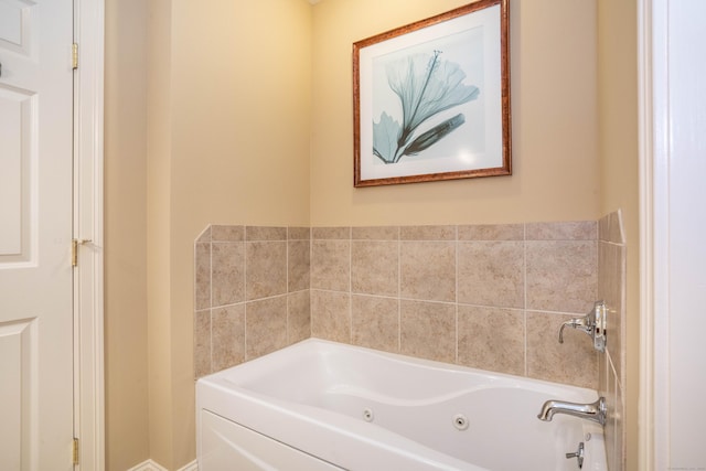 645 Prospect Ave Unit 9, West Hartford, CT 06105 - bathroom featuring a tub with jets