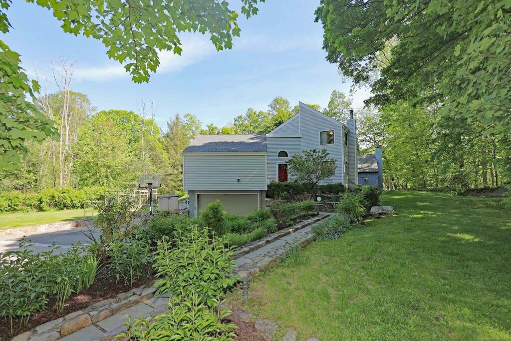 47 Old S Salem Road, Ridgefield, CT 06877 - photo 1