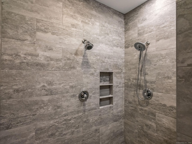 188 Bartlett Dr, Madison, CT 06443 - full bathroom featuring tiled shower