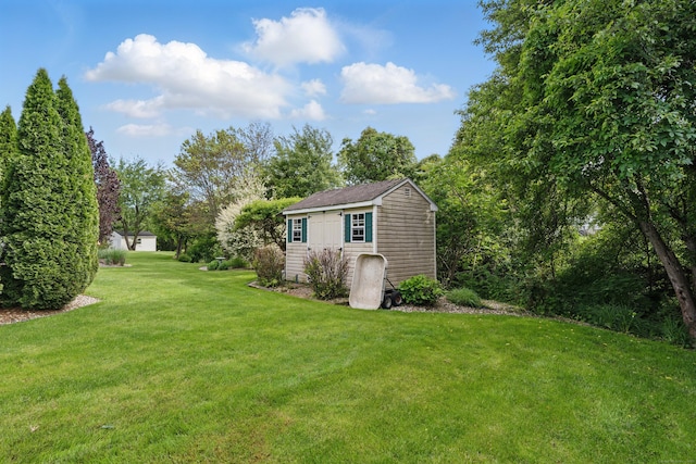 136 Windmill Hl, Wethersfield, CT 06109 - view of green lawn