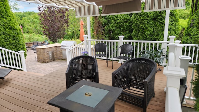 136 Windmill Hl, Wethersfield, CT 06109 - view of wooden deck