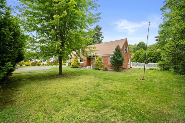 717 Center St, Manchester, CT 06040 - view of yard