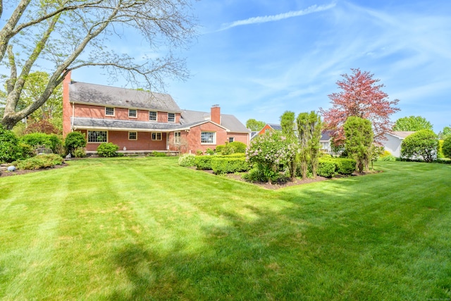 116 Thornbush Rd, Wethersfield, CT 06109 - view of green lawn