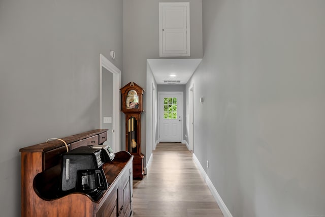 3 Lynns Corner Rd, Woodbury, CT 06798 - foyer with light wood-style flooring and a towering ceiling