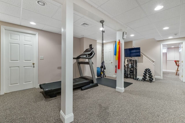 workout area featuring carpet, a drop ceiling, recessed lighting, and baseboards