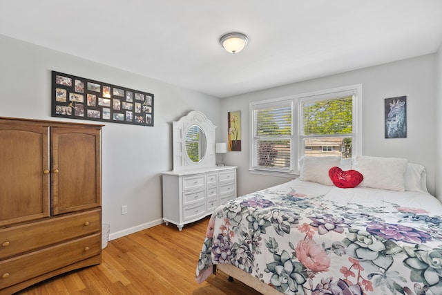 26 Carroll Rd, Hamden, CT 06517 - bedroom featuring light wood-type flooring and baseboards