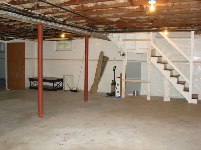 566 Savoy St, Bridgeport, CT 06606 - unfinished below grade area with stairway