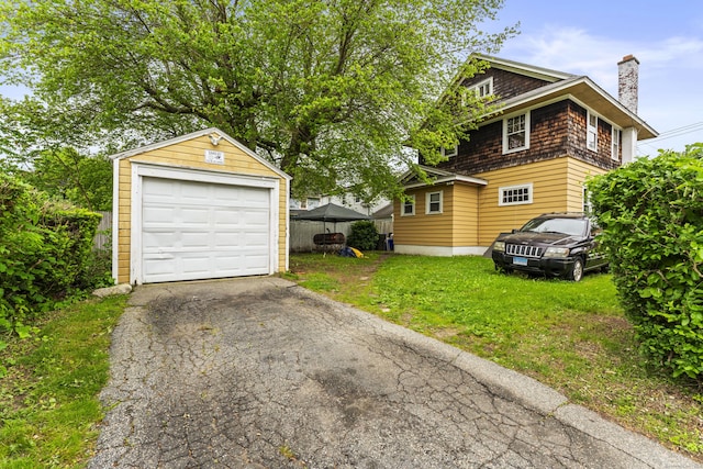 245 Ledyard St, New London, CT 06320 - detached garage featuring driveway