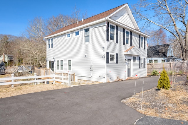 276 Niantic River Rd, Waterford, CT 06385 - view of property exterior