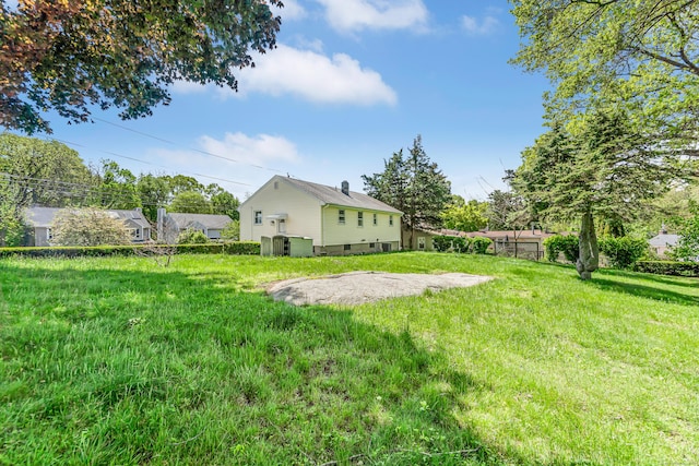 261 High St, Fairfield, CT 06824 - view of yard