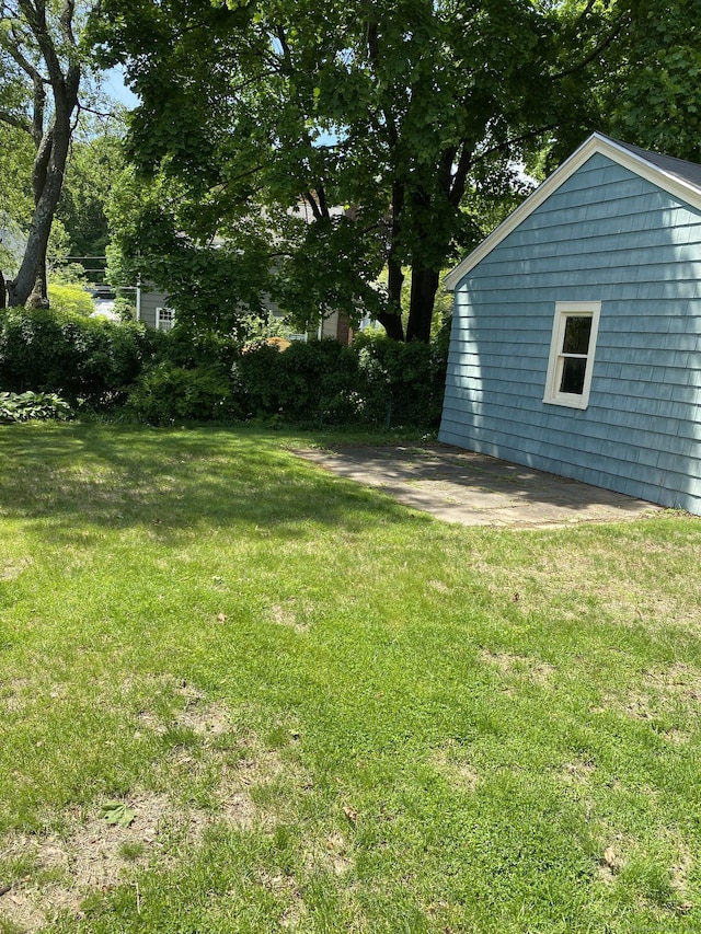 1248 Valley Rd, Fairfield, CT 06825 - view of grassy yard featuring a patio area