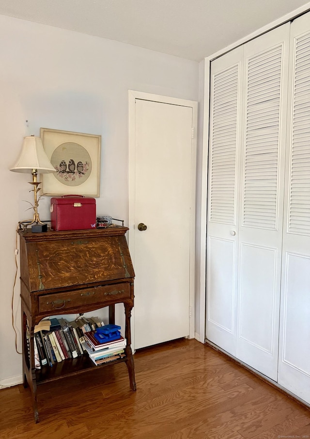 1 Strawberry Hill Ct Apt 6F, Stamford, CT 06902 - living area featuring wood finished floors