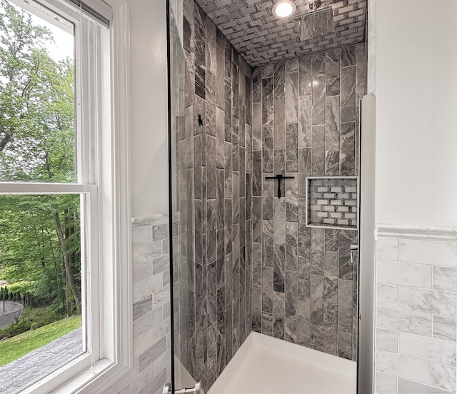 130 Wildewood Run, Bristol, CT 06010 - full bathroom featuring a stall shower