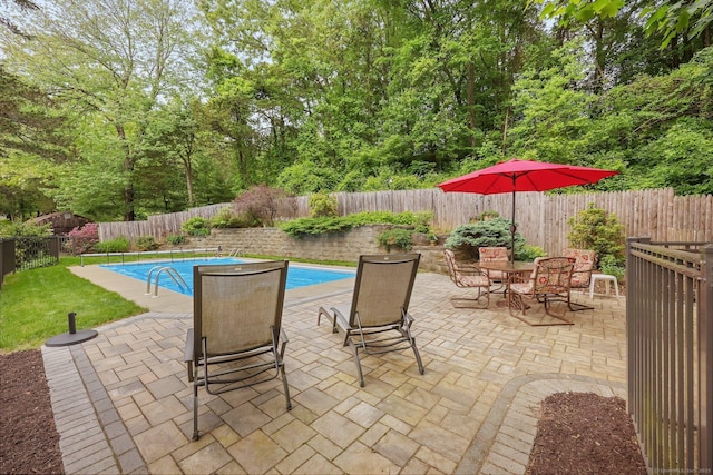 8 Brookview Ct, Bethel, CT 06801 - fenced backyard featuring a patio