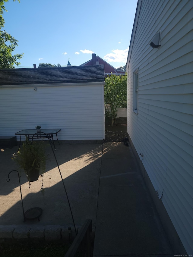 725 Merritt St, Bridgeport, CT 06606 - view of patio / terrace