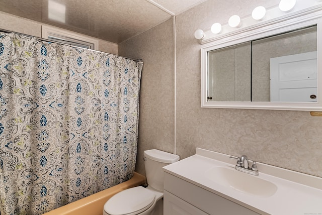 39 Woodcrest Ave, Stratford, CT 06614 - full bathroom featuring vanity, toilet, shower / tub combo with curtain, and wallpapered walls