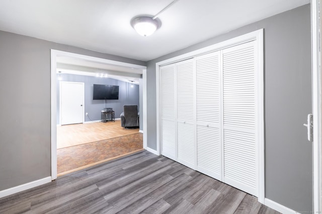 27 Pleasant Valley Rd, Barkhamsted, CT 06063 - corridor featuring wood finished floors and baseboards