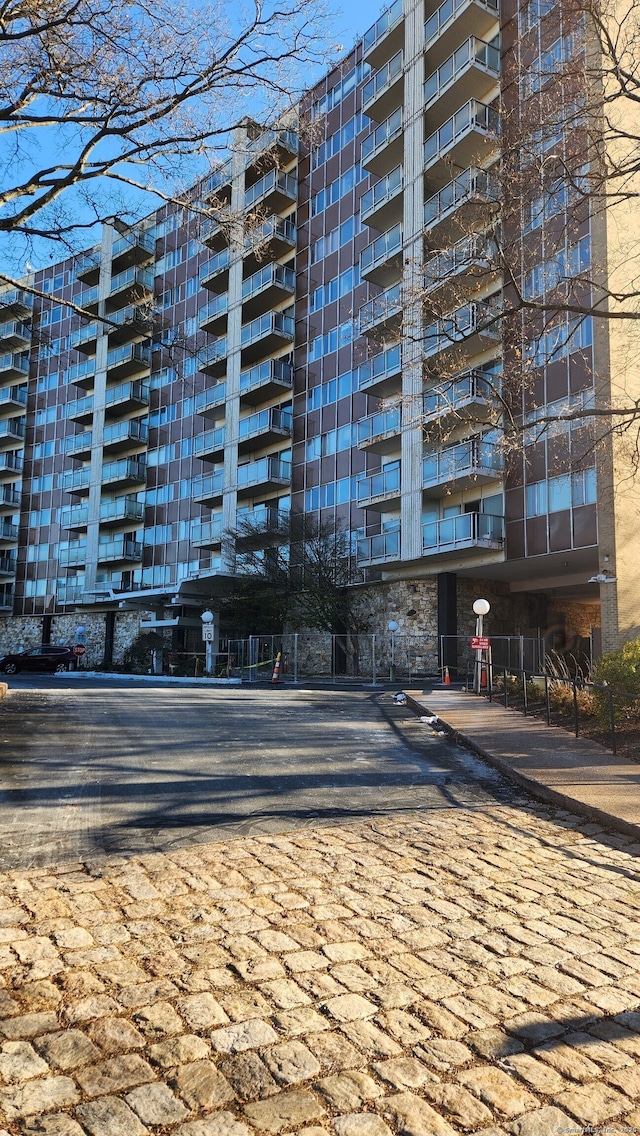 30 Woodland St Unit 5N, Hartford, CT 06105 - view of apartment building / complex
