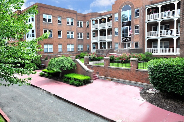 15 Highland St Apt 106, West Hartford, CT 06119 - view of community