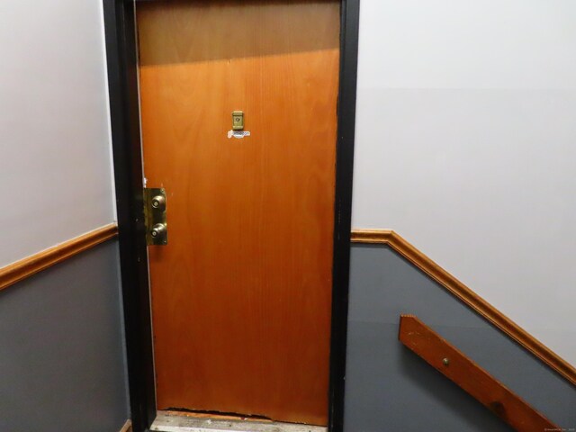 110 Bond St Unit 5B, Hartford, CT 06114 - view of entrance to property