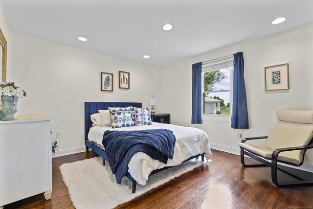 190 Bayview Blvd, Stratford, CT 06615 - bedroom with dark wood-style flooring, baseboards, and recessed lighting