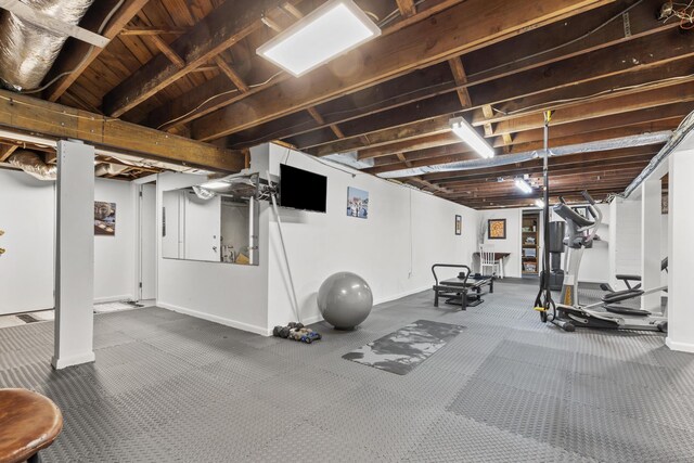 190 Bayview Blvd, Stratford, CT 06615 - workout area featuring baseboards