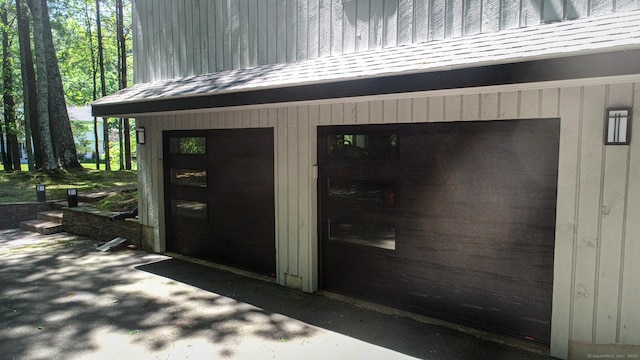 8 Bruce Ln, Avon, CT 06001 - garage featuring driveway