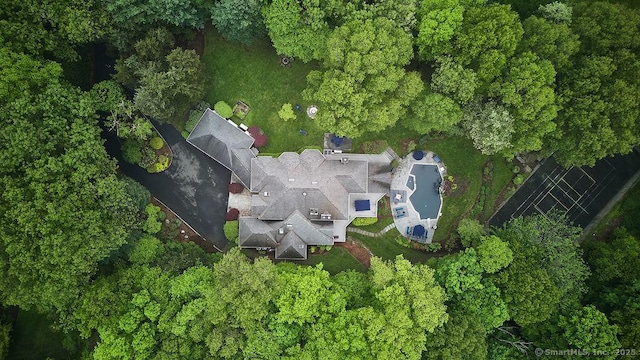 15 Arrowhead Way, Weston, CT 06883 - aerial view of property and surrounding area