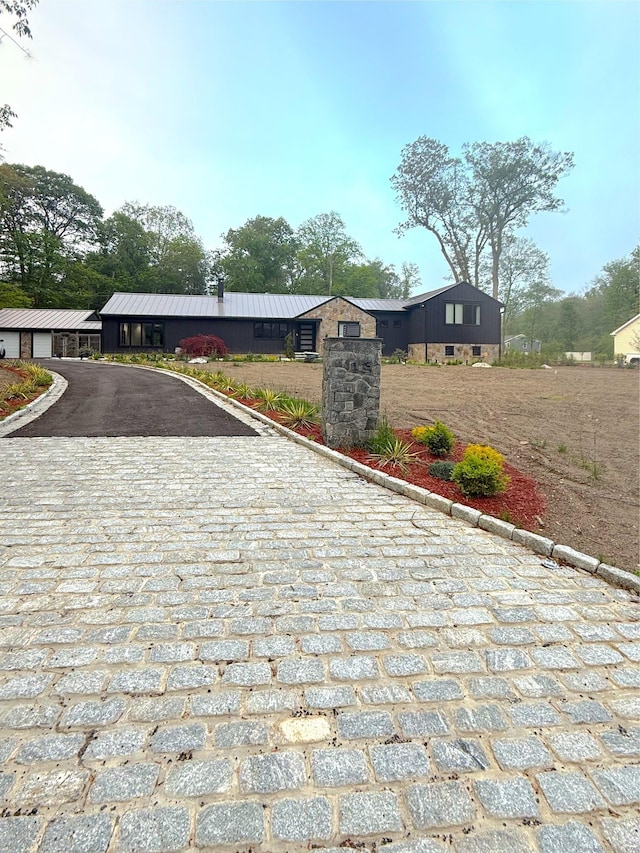 113 Woodbrook Dr, Stamford, CT 06907 - photo 1