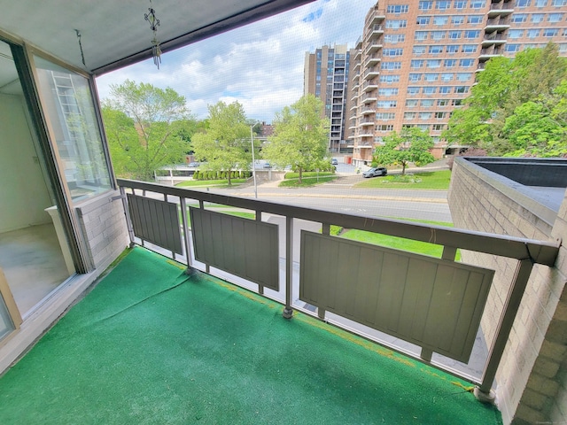 143 Hoyt St Apt 1F, Stamford, CT 06905 - view of balcony