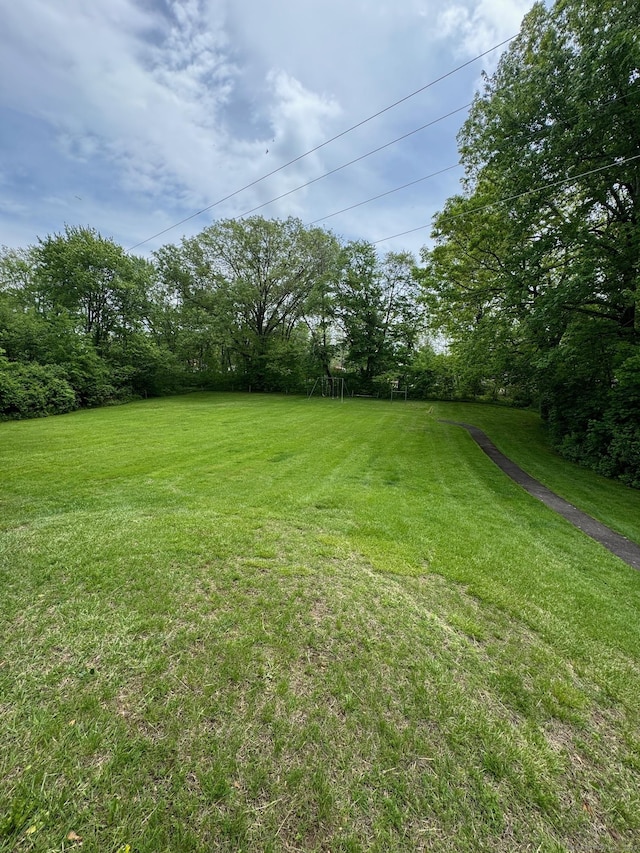 222 W Main St Apt 1C, Southington, CT 06479 - view of green lawn