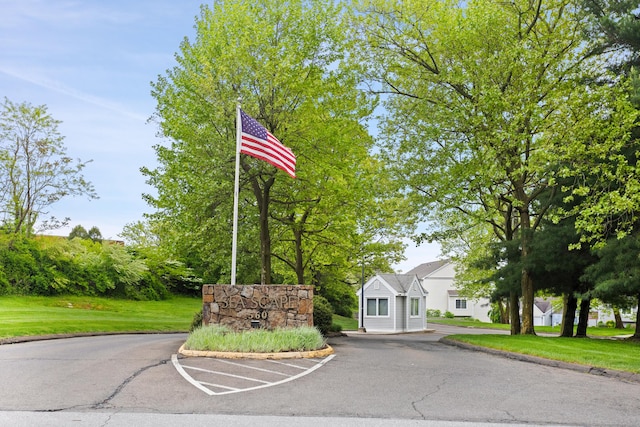 560 Silver Sands Rd Unit 902, East Haven, CT 06512 - view of road with curbs