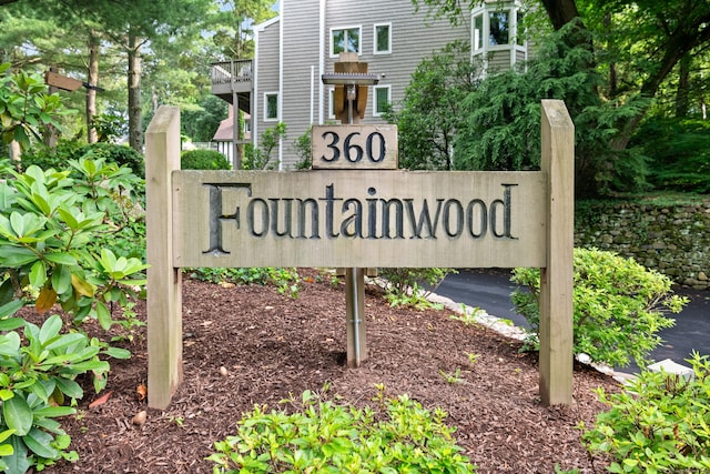 view of community / neighborhood sign